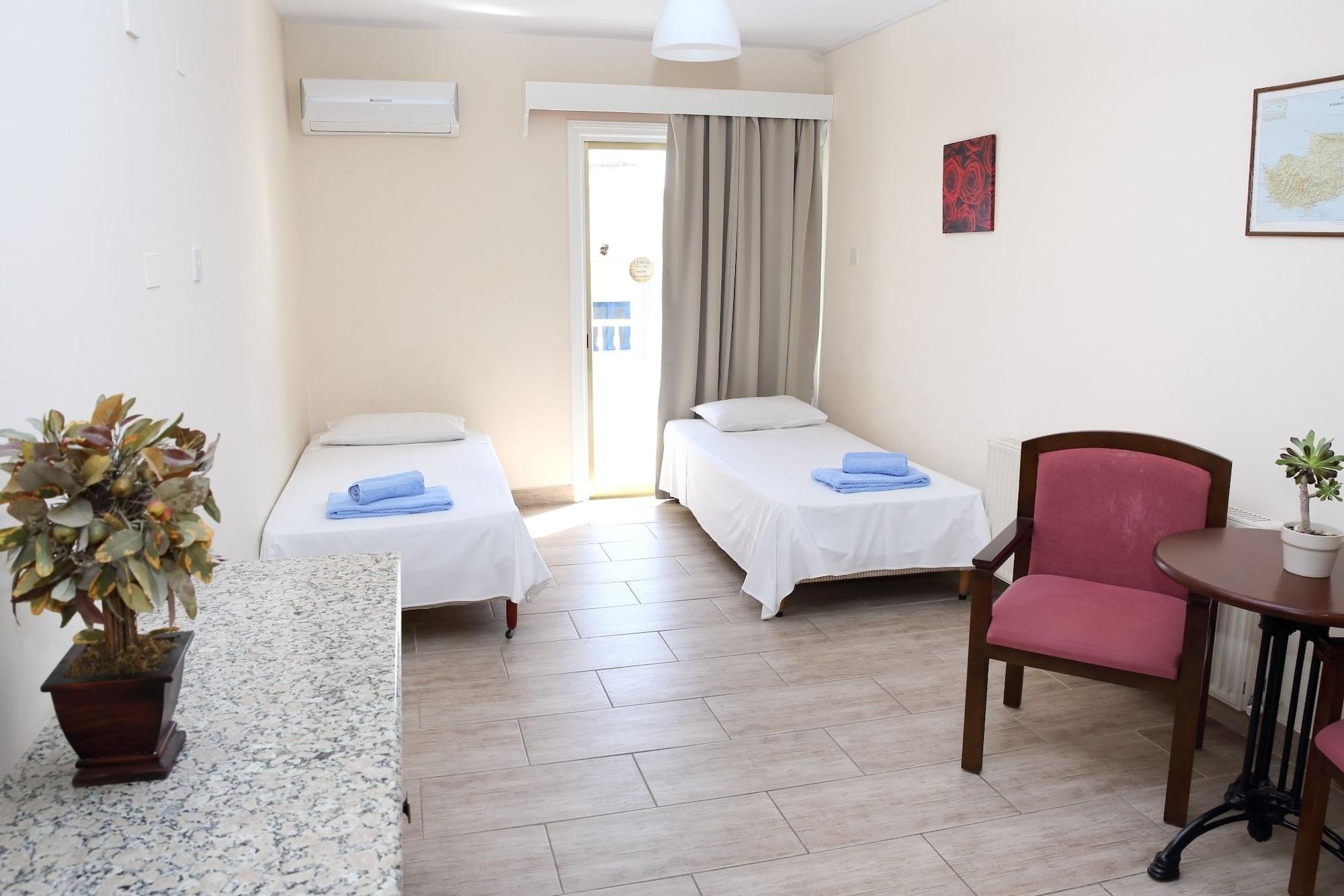 Antonis G. Hotel apartamentowy Oroklini