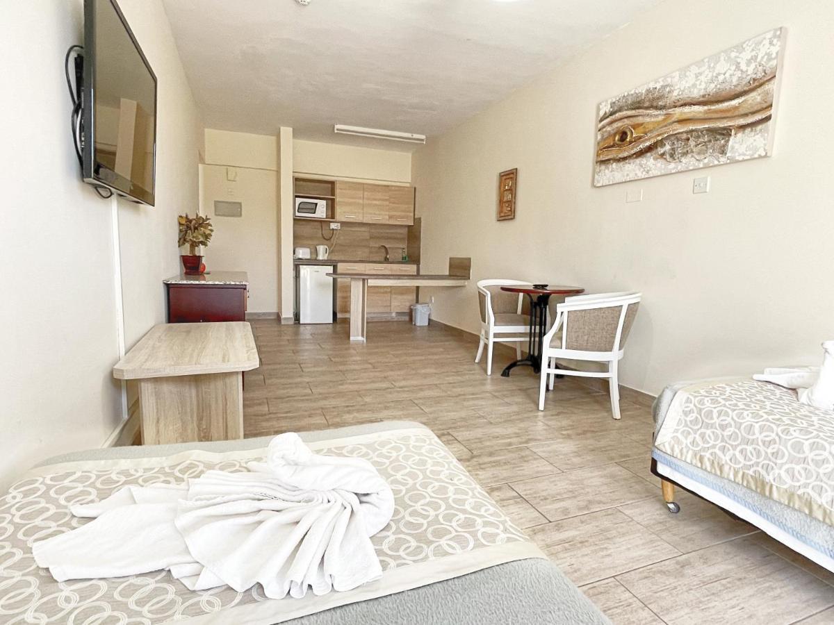 Hotel apartamentowy Antonis G. Oroklini