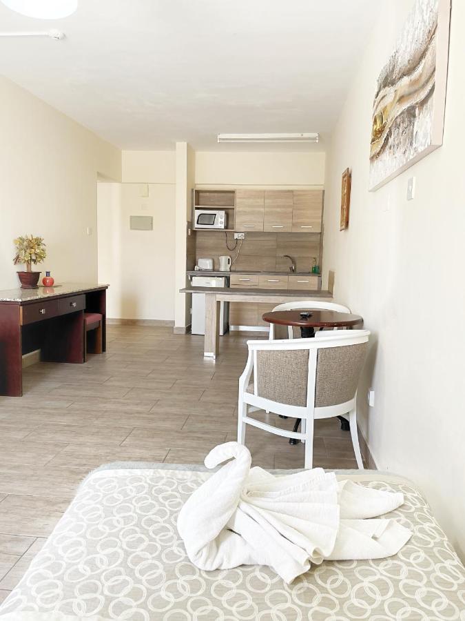 Antonis G. Hotel apartamentowy 2*